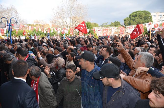 MHP LİDERi DEVLET BAHÇELİ AKHİSARLILAR İLE BULUŞTU